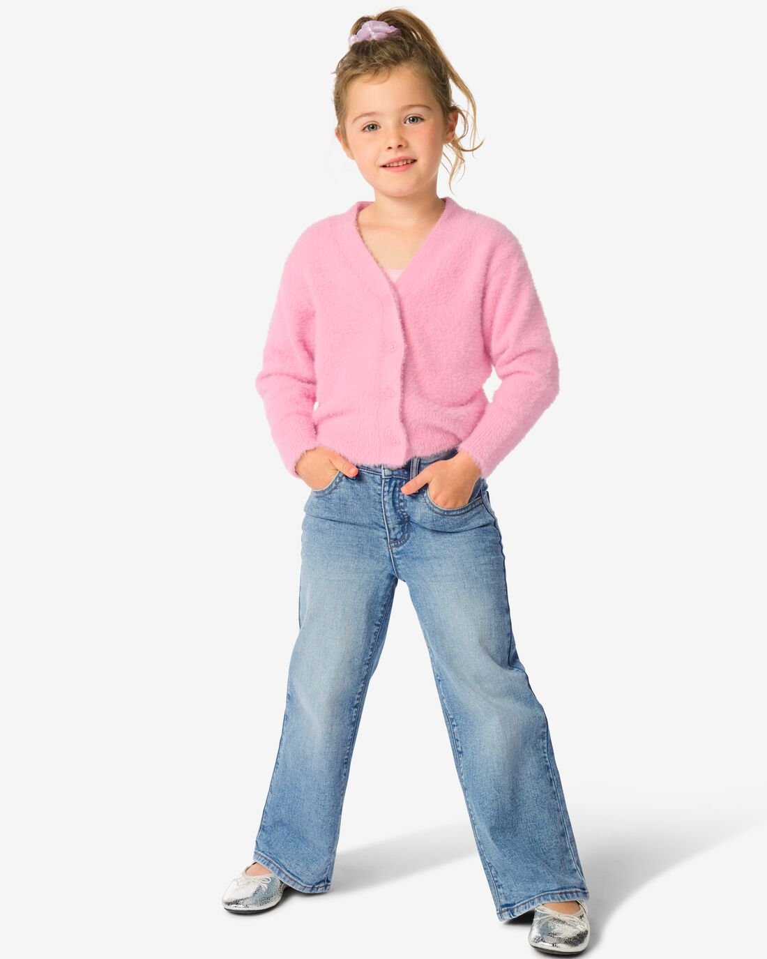 HEMA HEMA Kinderjeans Wijd Lichtblauw (lichtblauw) 1 HEMA HEMA Kinderjeans Wijd Lichtblauw (lichtblauw)